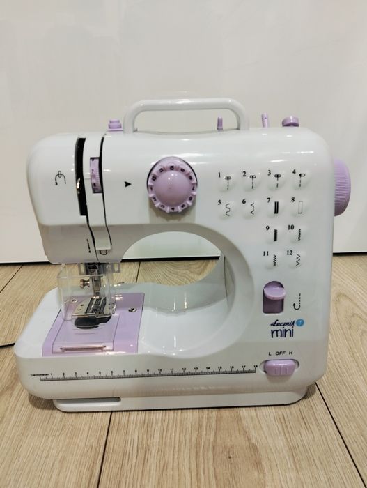 Maszyna do szycia Łucznik+zestaw nici