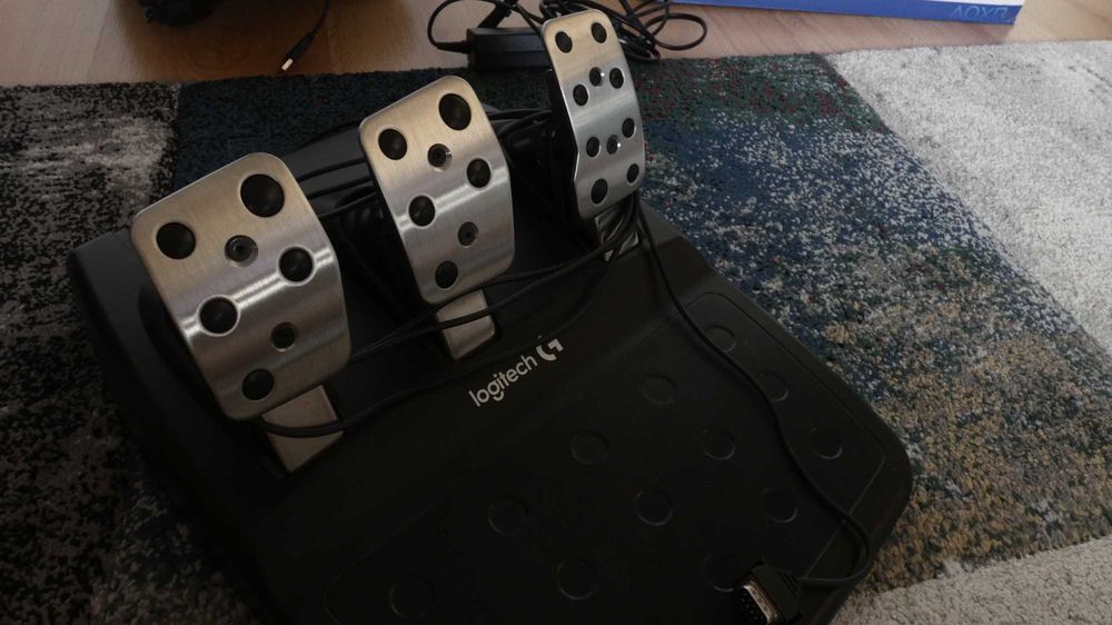 Logitech G29 + Pedais