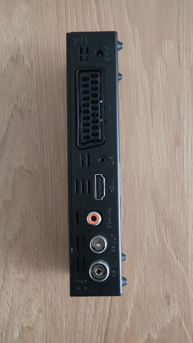 Dekoder telewizji naziemnej DVB-T Wiwa HD80 evo sprawny bez pilota