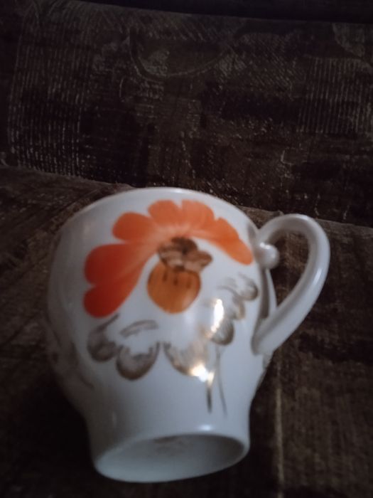 Продам чайник,чашку.