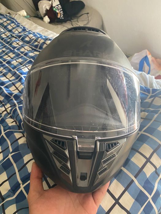 Capacete SHARK Integral Preto Mate – Praticamente Novo