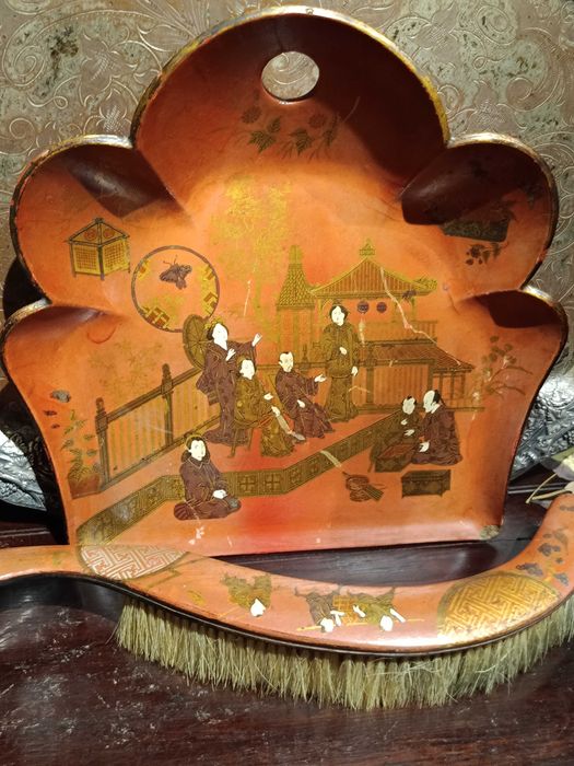 Apanha Migalhas escova Madeira Lacada Papel Machê China Séc XIX 34 cm