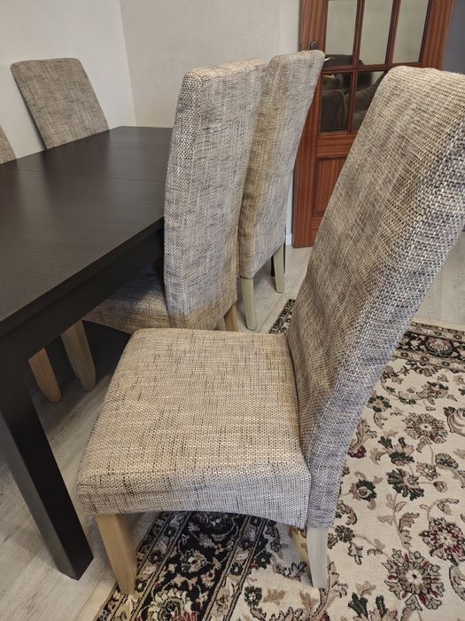 Mesa com 6 cadeiras