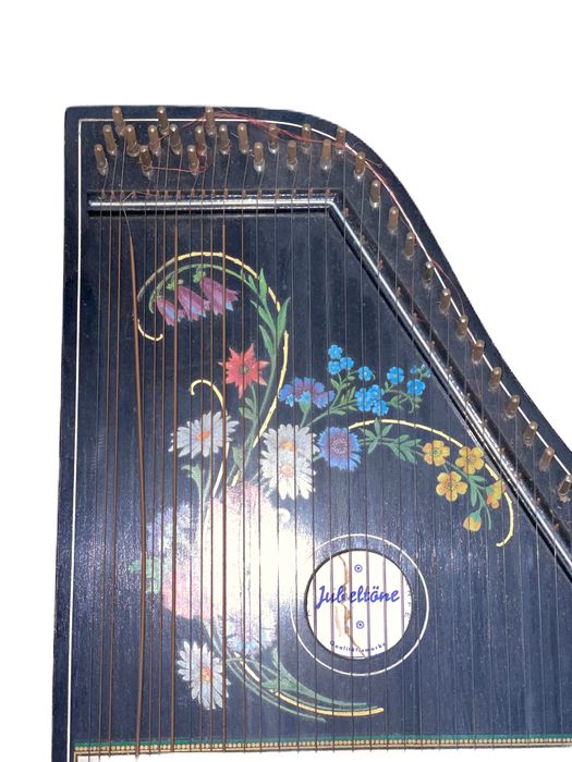 Arpa antiga em madeira