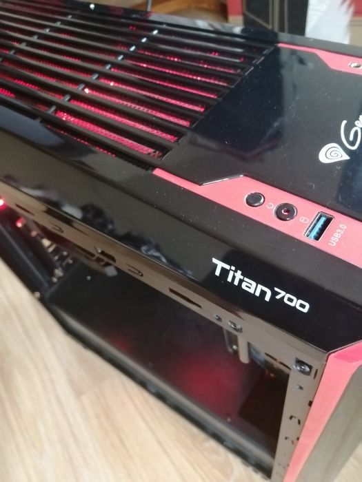 Komputer Gemingowy dla gracza "Tytan "700