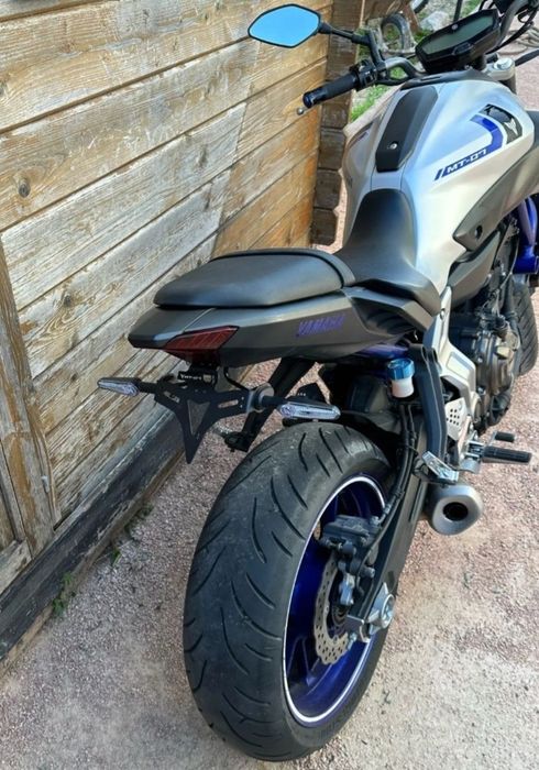 Krótkie mocowanie tablicy Yamaha mt 07 fz 2013 -2023 + kierunkowskazy