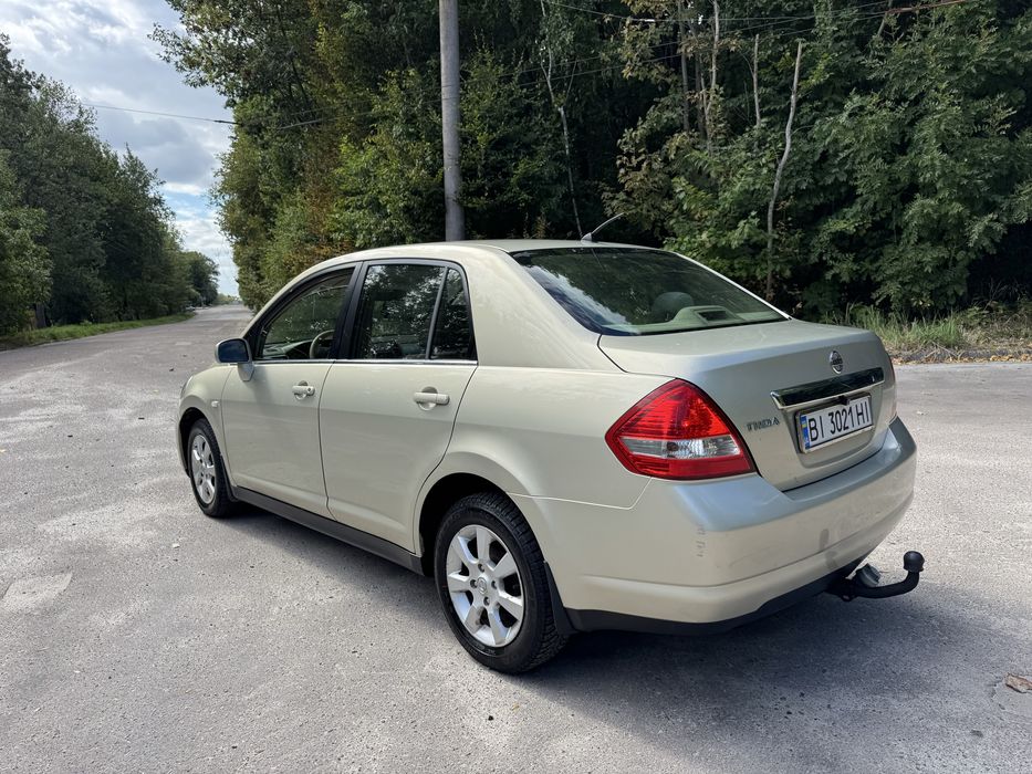 Nissan Tiida 1.6 автомат
