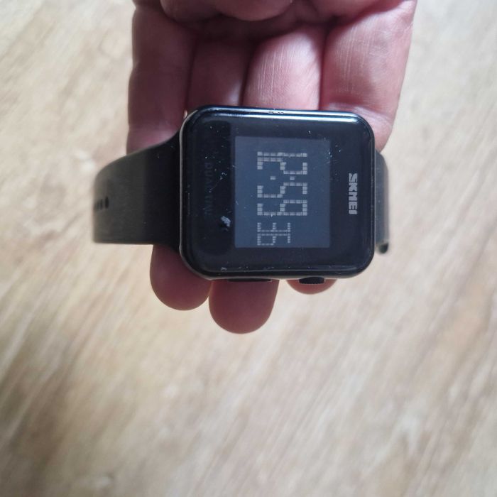 Zegarek damski  SKMEI  elektroniczny