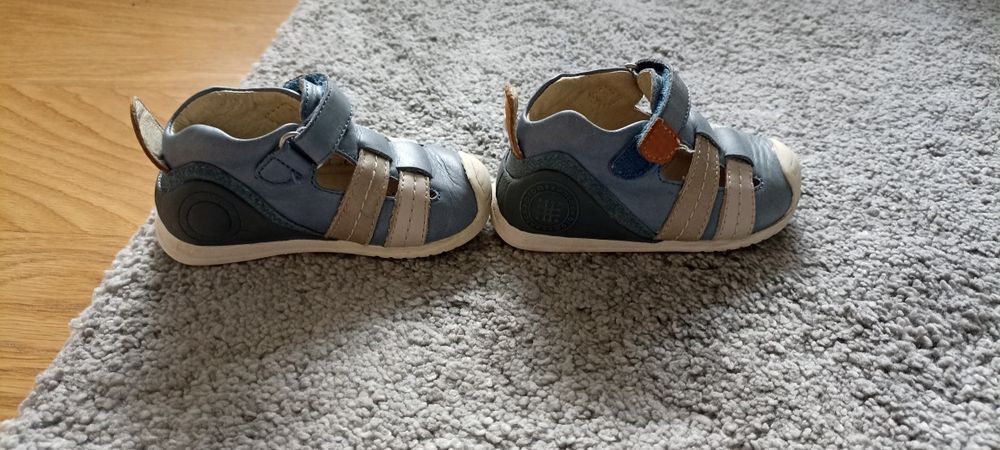 Sapatos Biomecanics tam. 20