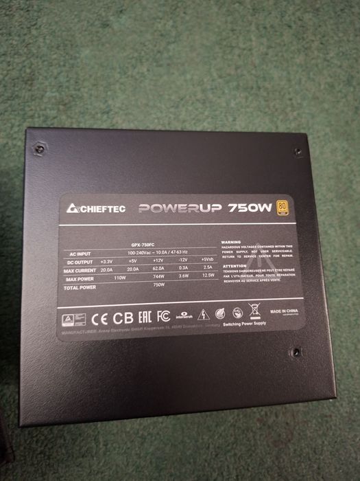 Chieftec 750 Ватт   Блок живлення  Chieftec GPX 750FC