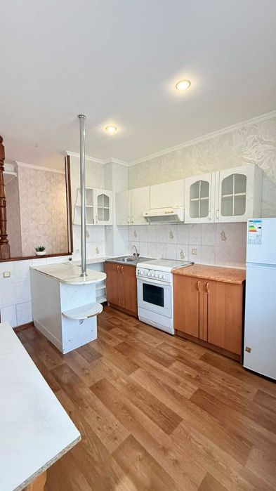 Продаж 3-кімнатної квартири на Озерній