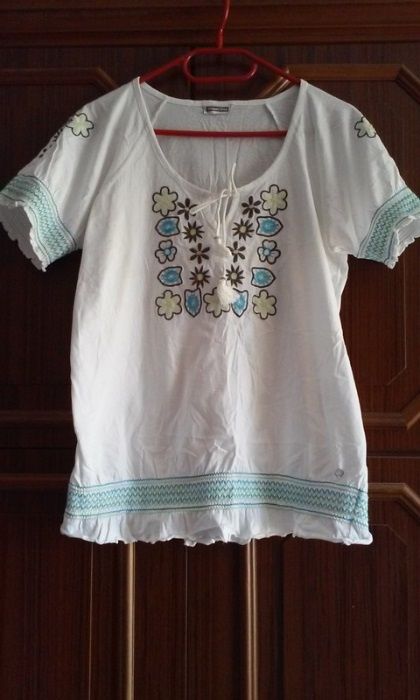 Biała wyszywana bluzka w stylu folk Street One M/42.