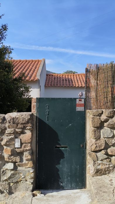Terreno com casa T1