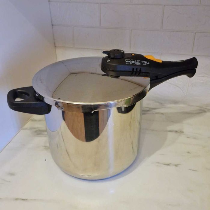 Panela de Pressão Grande e Resistente