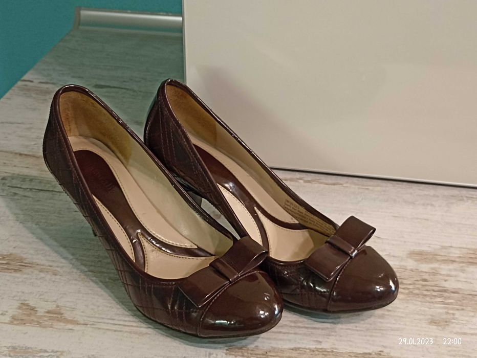 Туфли лаковые Naturalizer коричневые