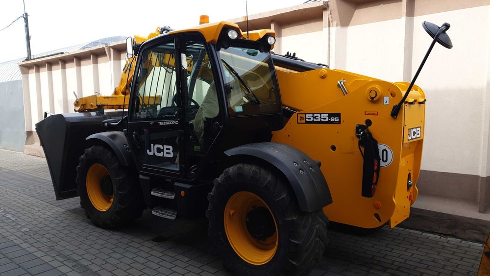 Маниту 735, MANITOU MLT 735-120 LSU, JCB