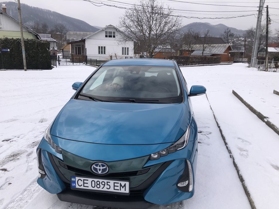 Тойота пріус прайм-плагін гібрид