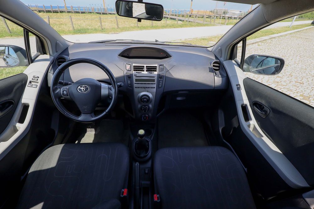 Toyota Yaris 1.0 VVT-i - Desde 90€ /mês