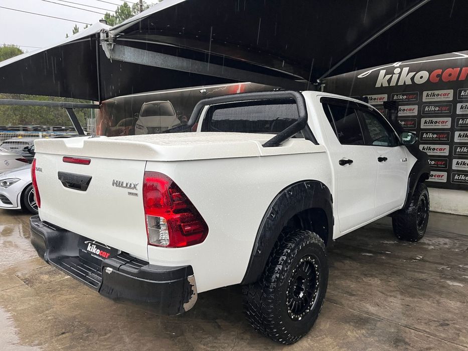 Toyota Hilux 2.4 D-4D 4WD CD Tracker