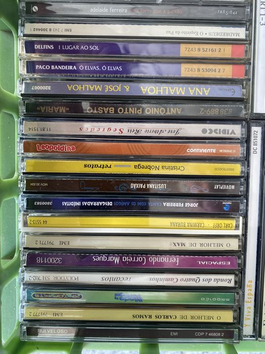 Coleção de mais de 80 CDs - Música Portuguesa, Fado e Internacional