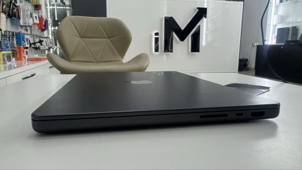 MacBook Pro 14” 2023 M3 Max 36/1Tb 36Gb Озу Кастомний без блоку MRX53