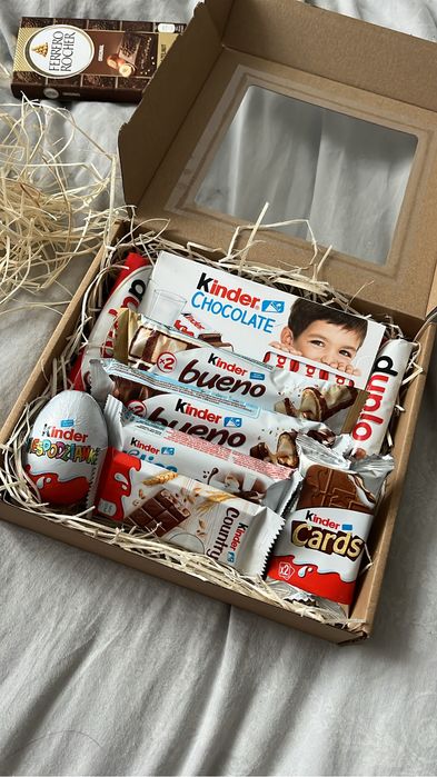 Słodka paczka kinder box pudelko prezet