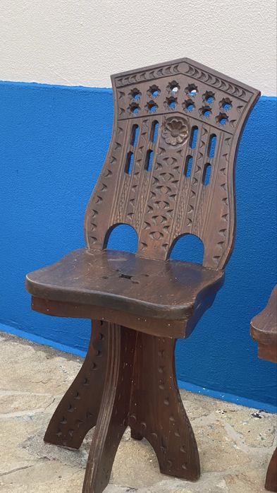 Cadeiras madeira macica trabalhada