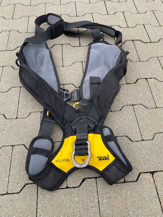 Uprząż szelki bezpieczeństwa Petzl Newton Easyfit INT R.2 z 08.2023 r.