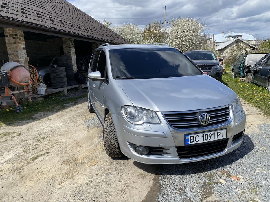 Продам VW Touran 2009р. R-line.