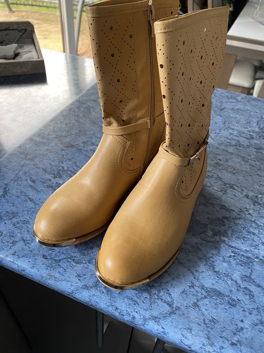 Botki karmelowe rozm.34,nowe