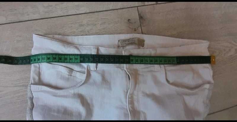 Spodnie damskie na lato ,białe ze srebrnymi lampasami .Zara Basic