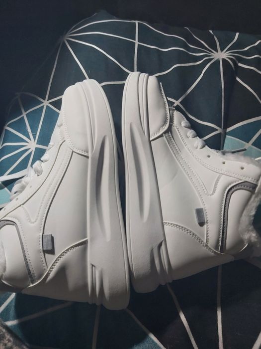 Зимние женские ботинки