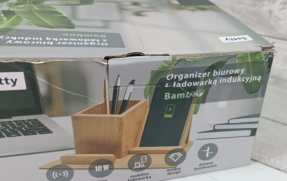 Organizer biurkowy z ładowarką indukcyjną  Setty