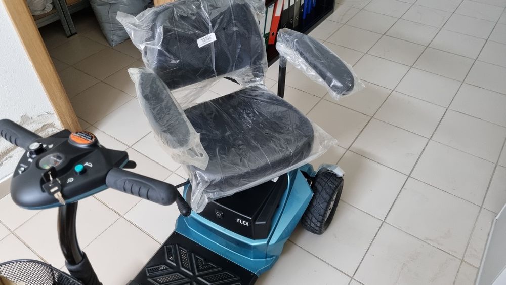 Scooter eléctrica de mobilidade reduzida, nova nunca usada!