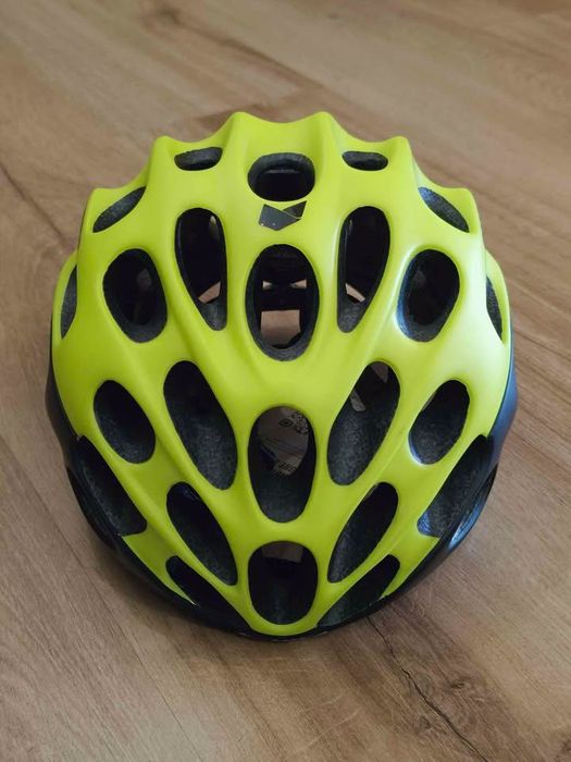 Capacete de Ciclismo Catlike Mixino "NOVO"