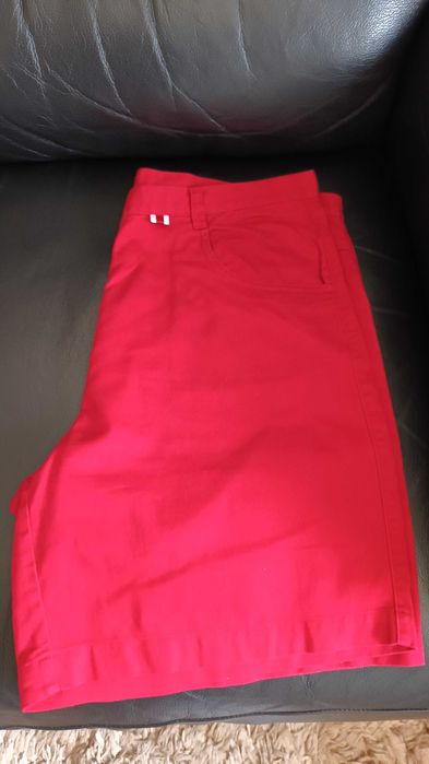 Calções em vermelho