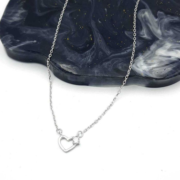 Naszyjnik srebrny 925 NOWY z serce z cyrkonią