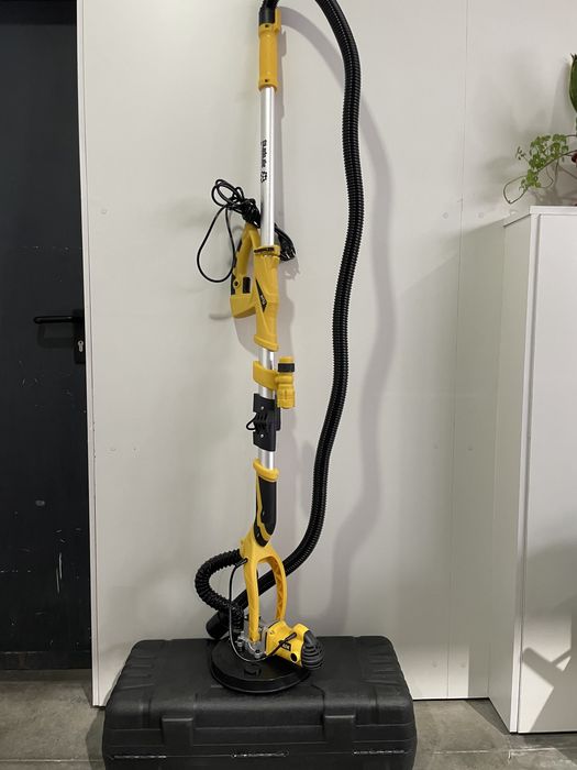 Locadora de teto e paredes elétrica