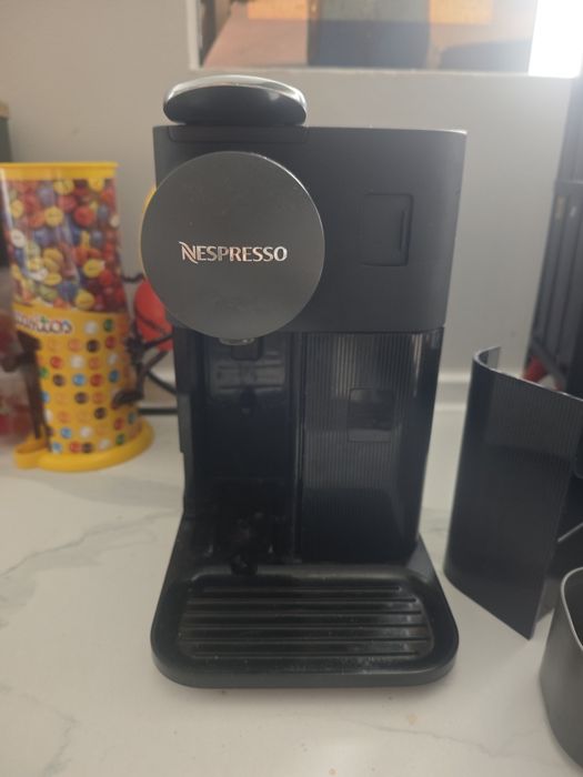 Máquina de café Nespresso delonghi