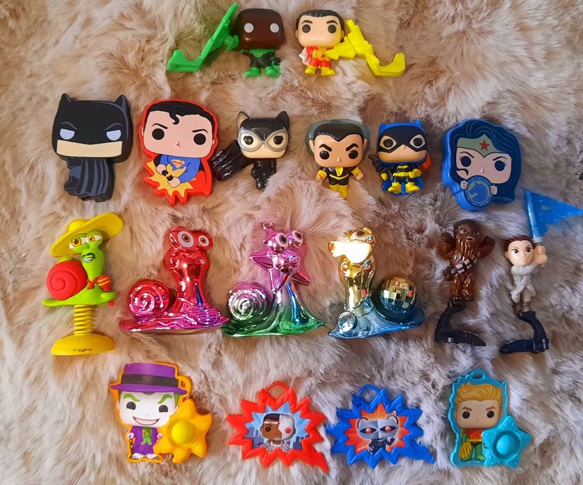 Фігурки кіндер Гаррі Поттер Квідич Дивні Дива Фанко DC равлики Боб