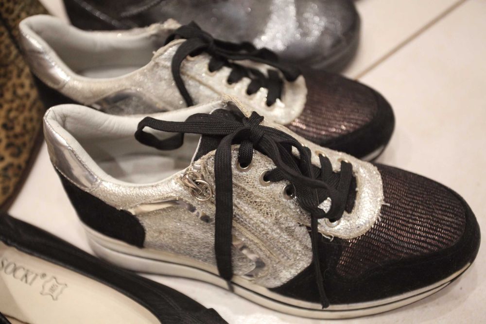 Nieważkie, stylowe, srebrne Sneakersy marki Belucci Rozmiar 36