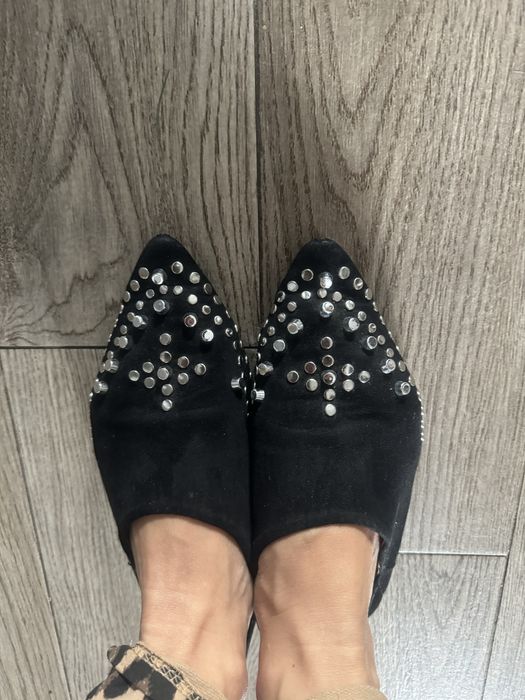 Buty zamszowe z dodatkami