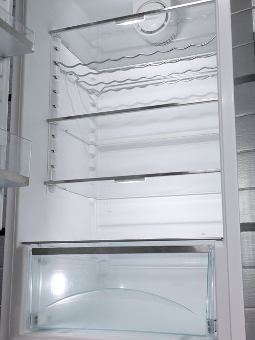 Вбудований Холодильник Miele KFNS 37432 ID Вмонтований