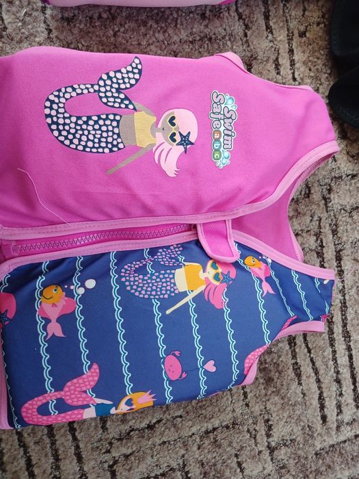 Дитячі рятувально-страхувальні жилети та для аквафітнесу.