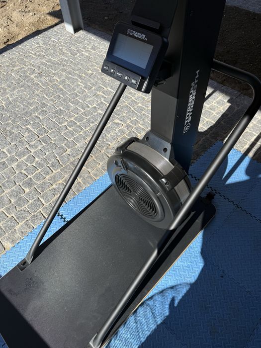 Ski Erg  com Plataforma