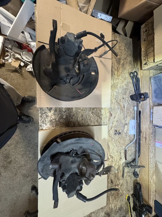 Tarcza kotwiczna osłona tarczy zacisk przód piasta BMW E38 740i