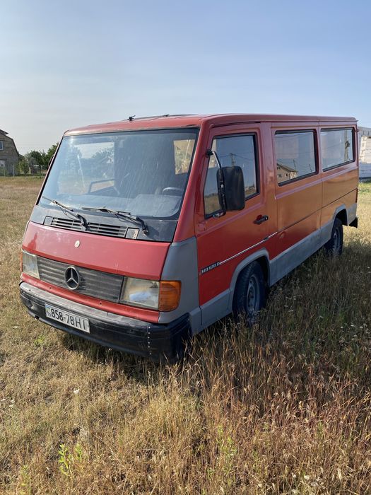 Mercedes Benz MB100