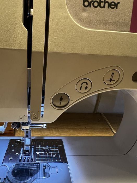 Maquina de costura Brother CX70PE