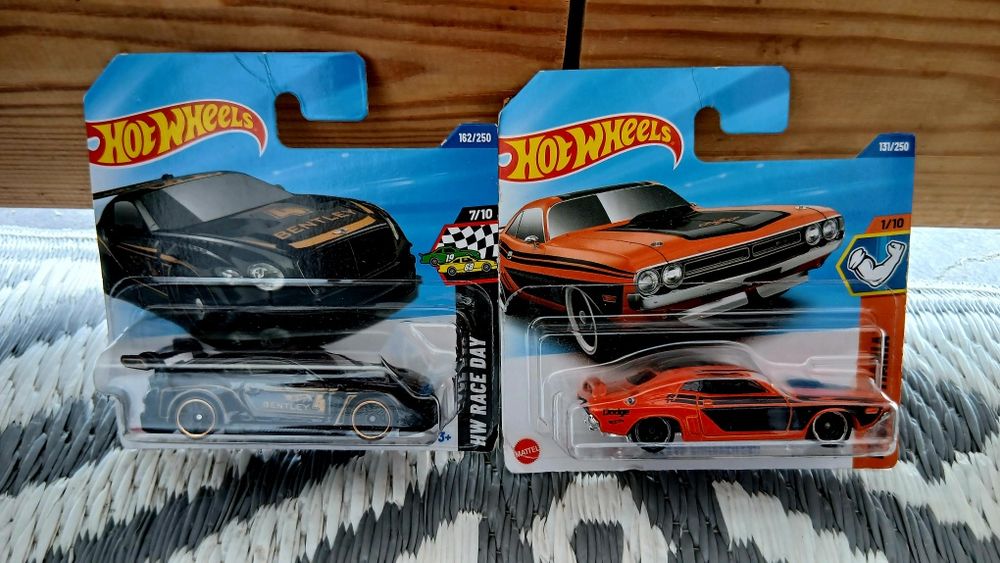 Samochodziki hot wheels