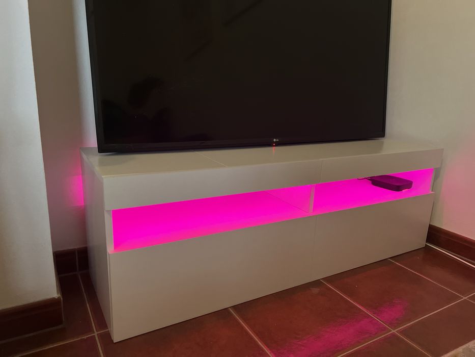 Movel de TV com luz